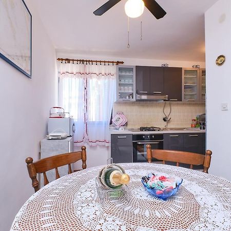 Apartman Ana Mali Losinj Bagian luar foto