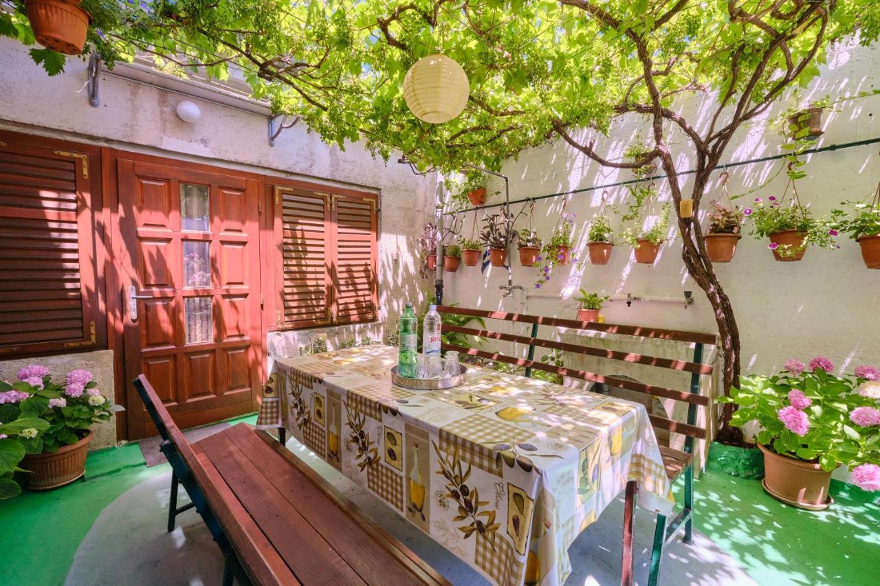 Apartman Ana Mali Losinj Bagian luar foto