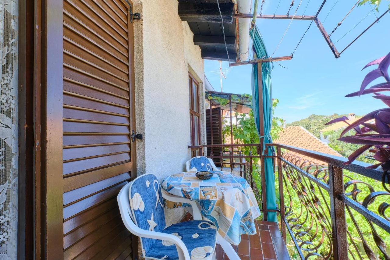 Apartman Ana Mali Losinj Bagian luar foto