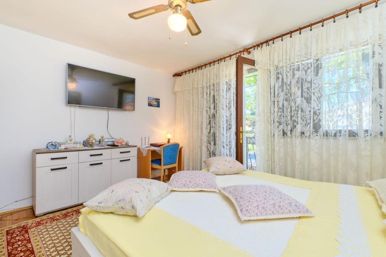 Apartman Ana Mali Losinj Bagian luar foto