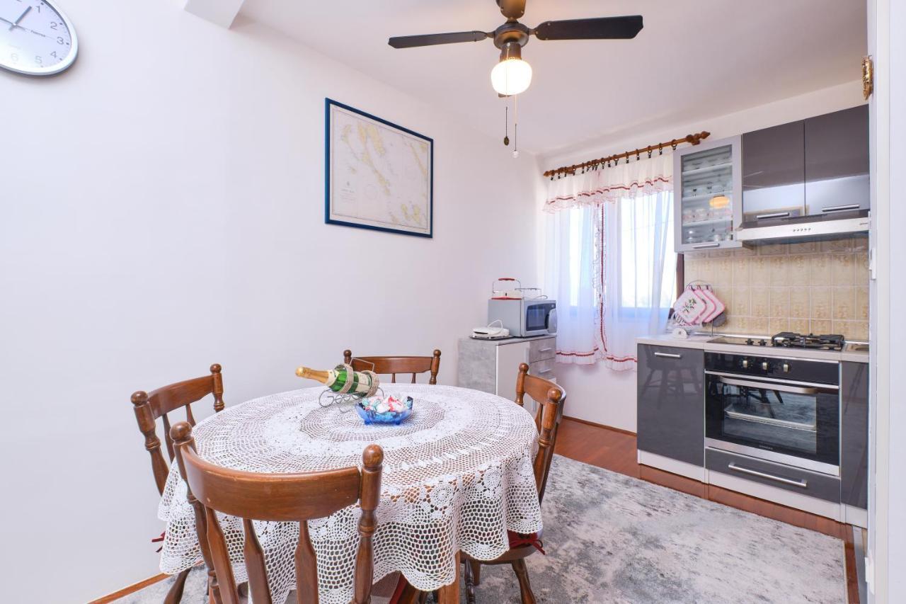 Apartman Ana Mali Losinj Bagian luar foto