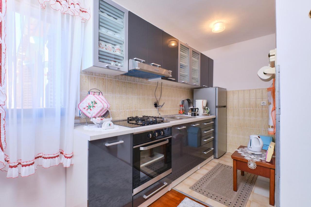Apartman Ana Mali Losinj Bagian luar foto