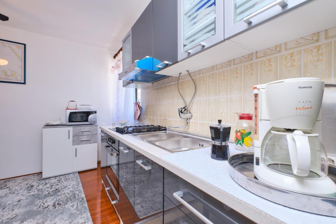 Apartman Ana Mali Losinj Bagian luar foto